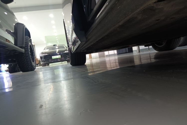 腾势D9 2022款 DM-i 970 四驱尊荣型局部细节9002