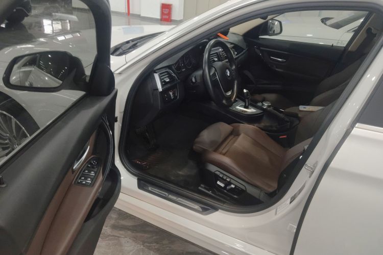 宝马3系 2019款 320Li 时尚型中控内饰7003