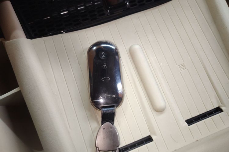 鸿蒙智行 问界M7 2024款 1.5T 智驾四驱Max版 5座中控内饰11