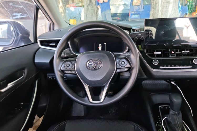 丰田 雷凌 2023款 智能电混双擎 1.8L 运动版中控内饰13