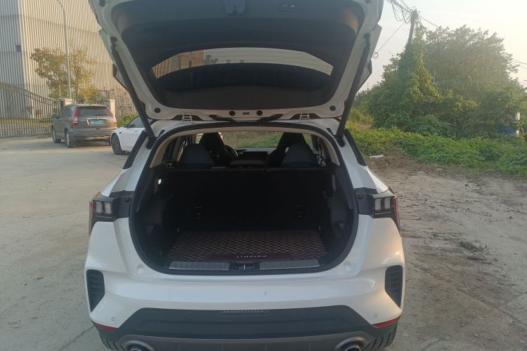 领克06 2020款 1.5T 耀Halo机舱底盘23