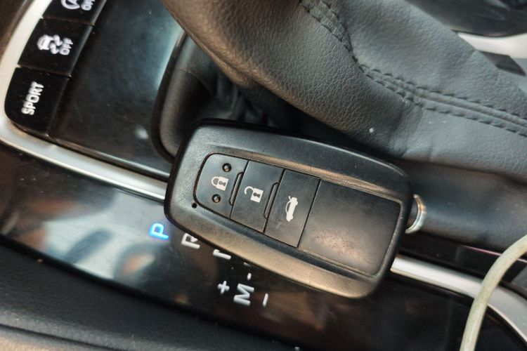 丰田 卡罗拉 2019款 1.2T S-CVT GL-i精英版中控内饰11