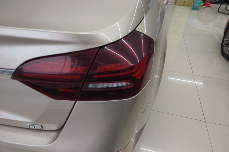 吉利汽车 帝豪 2021款 UP 1.5L CVT向上版车身外观9