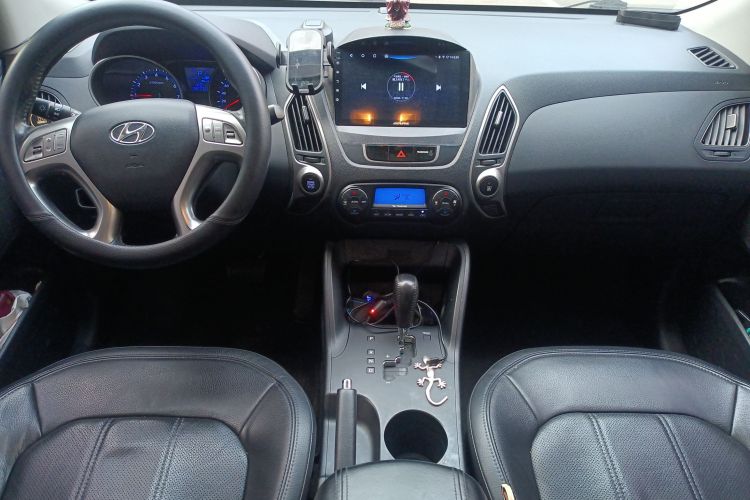 北京现代ix35 2010款 2.0L 自动四驱尊贵版GLS中控内饰7002