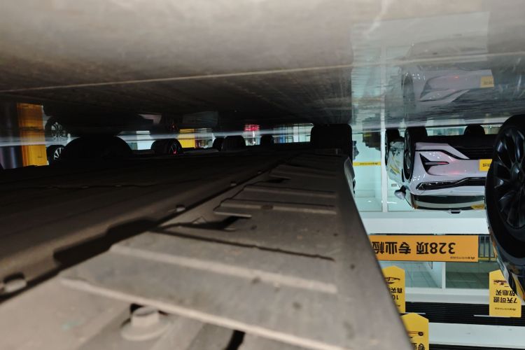 小鹏P7 2022款 670E+局部细节9001