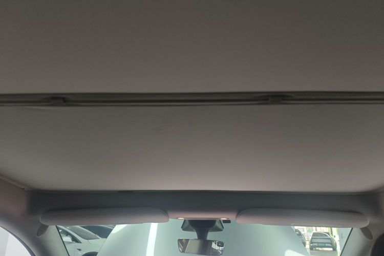 特斯拉 Model Y 2022款 长续航全轮驱动版中控内饰22