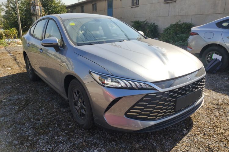 比亚迪 秦PLUS 2025款 DM-i 智驾版 55KM领先型车身外观3