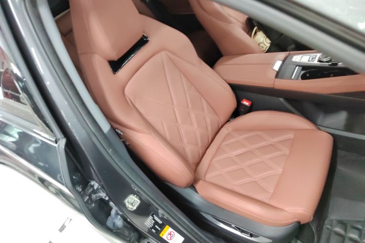 长安CS75 PLUS 2023款 第三代 1.5T 自动尊贵型局部细节41