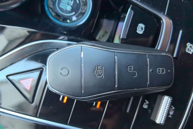 比亚迪 秦PLUS 2021款 DM-i 120KM 旗舰型中控内饰11