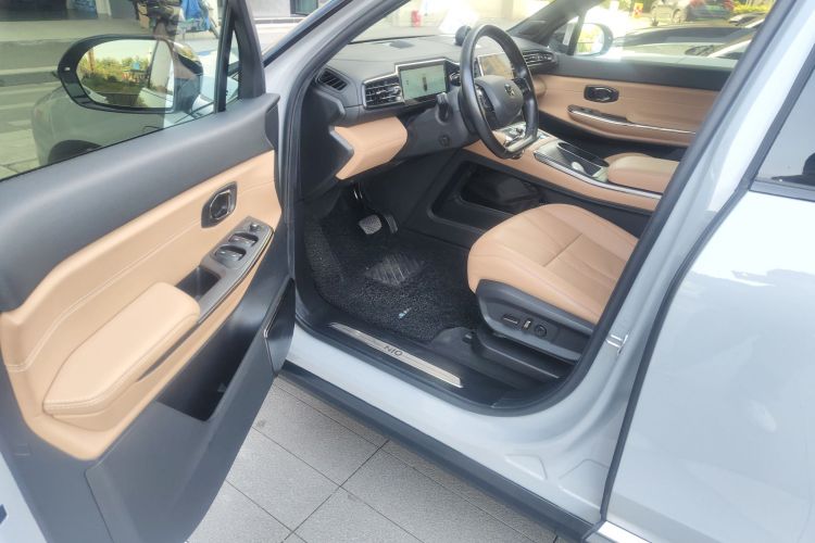 蔚来ES8 2020款 415KM 六座版中控内饰7003