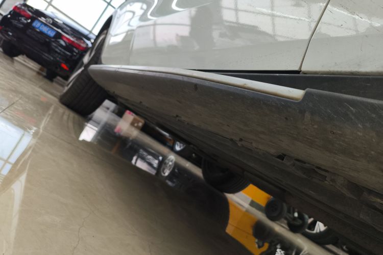 奔驰GLC 2019款 改款 GLC 300 L 4MATIC 动感型局部细节9001