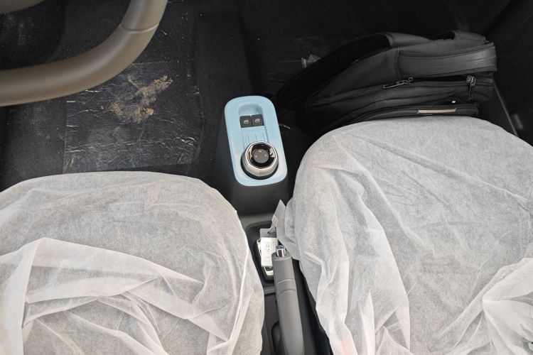 吉利银河 2024款 熊猫mini 200km 耐力熊中控内饰18