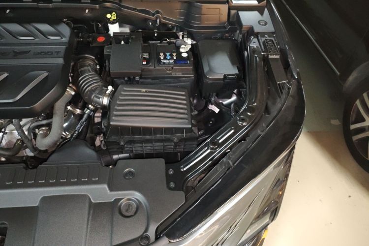 长安UNI-T 2022款 1.5T 运动版 尊贵型局部细节9007