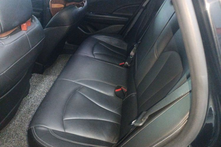 别克 君越 2021款 552T 豪华型中控内饰21