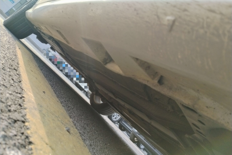 福特 福克斯 2012款 两厢 2.0L 手动豪华运动型局部细节9001