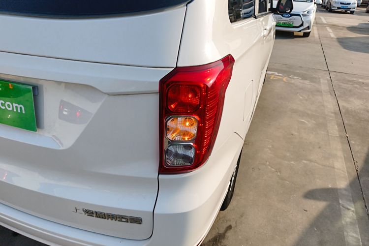 五菱汽车 五菱宏光 2019款 1.5L S标准型国VI LAR车身外观6006