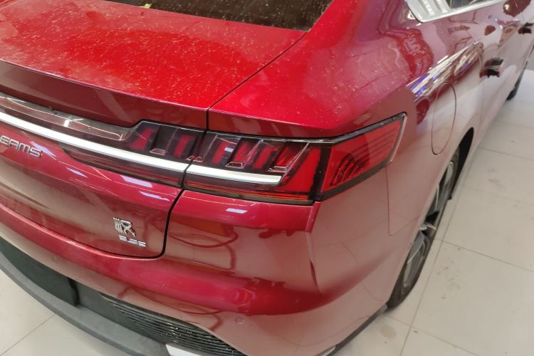 比亚迪 汉 2020款 EV 四驱高性能版旗舰型车身外观9