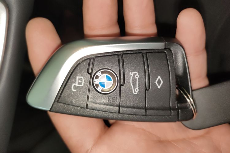 宝马3系 2025款 325Li M运动套装中控内饰11