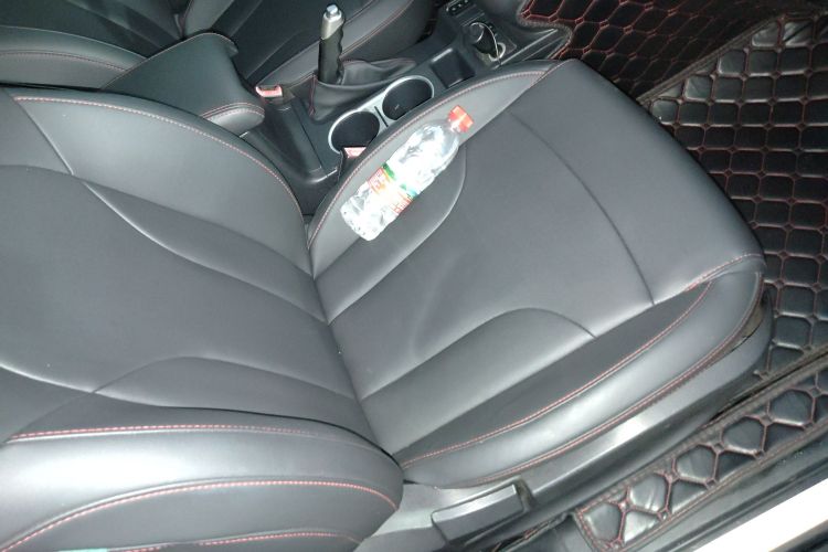 哈弗H6 2017款 红标 运动版 1.5T 手动两驱精英型局部细节41