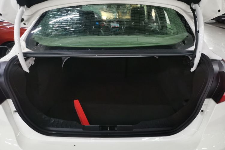 福特 福克斯 2017款 三厢 1.6L 自动舒适型智行版机舱底盘23