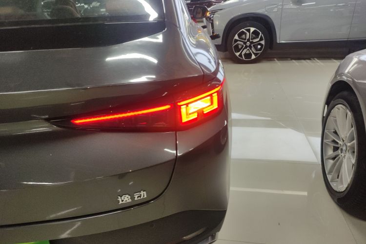 长安 逸动 2024款 1.5T GDI自动 旗舰型车身外观9