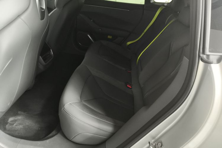 小鹏P7 2025款 702 长续航 Ultra中控内饰7004