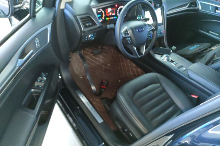 福特 蒙迪欧 2017款 EcoBoost 180 时尚型中控内饰20