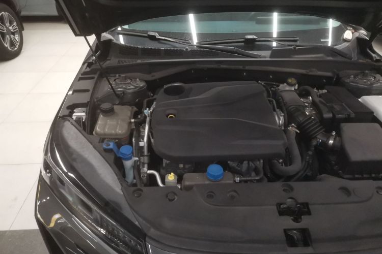 长安 逸动 2024款 1.5T GDI自动 尊贵型机舱底盘25