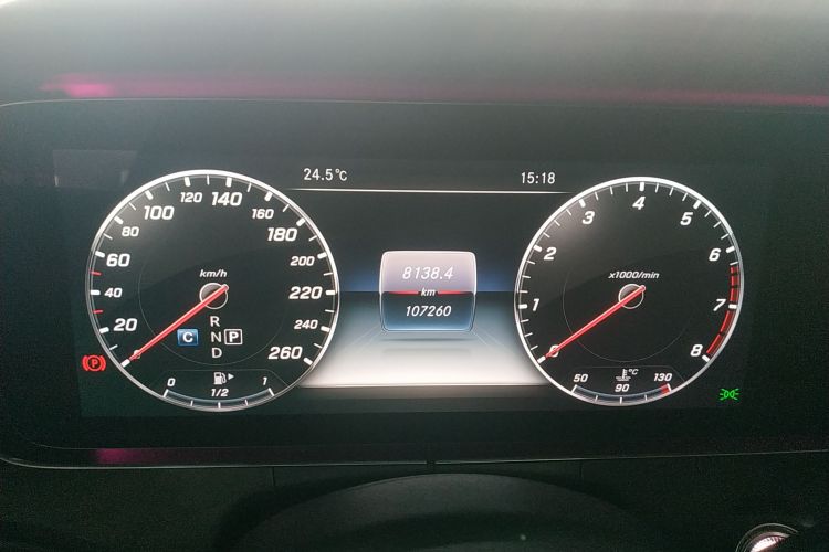 奔驰E级 2016款 E 300 L 运动时尚型中控内饰14