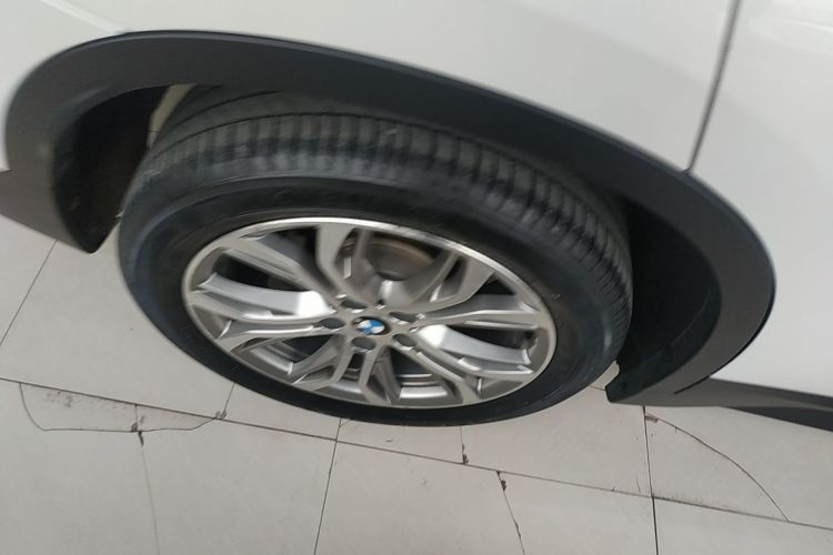 宝马X1 2018款 sDrive20Li 领先型车身外观56