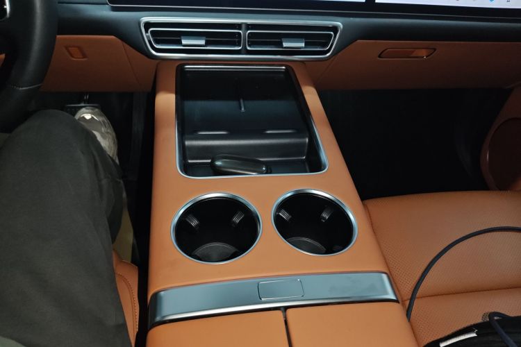 理想汽车 理想L8 2023款 Pro中控内饰18