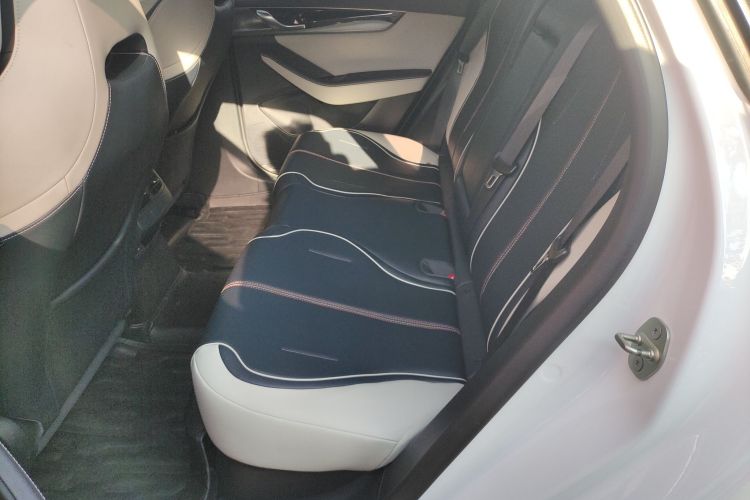 比亚迪 秦PLUS 2023款 冠军版 DM-i 120KM领先型中控内饰21