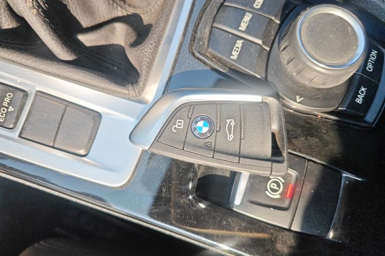 宝马1系 2018款 118i 运动型中控内饰11