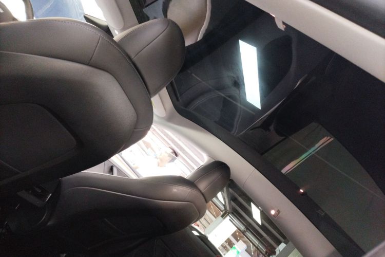 特斯拉 Model Y 2021款 标准续航后驱版局部细节22