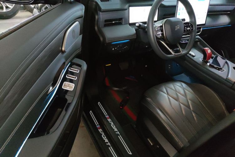 捷途X90 PRO 2024款 2.0T DCT豪华版 7座中控内饰7003