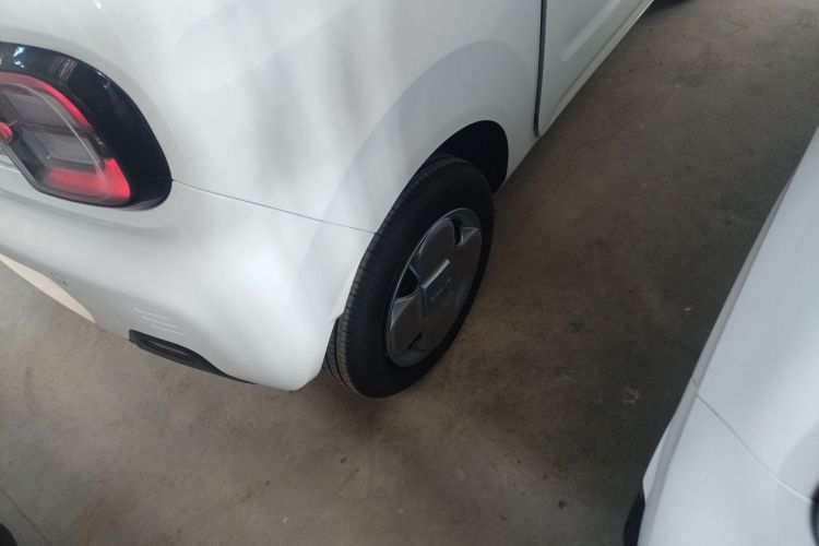 吉利银河 2024款 熊猫mini 200km 耐力熊车身外观6008