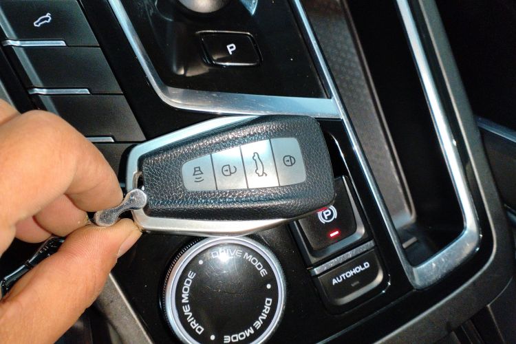 吉利汽车 2022款 博越X 1.8TD DCT智尚型中控内饰7001