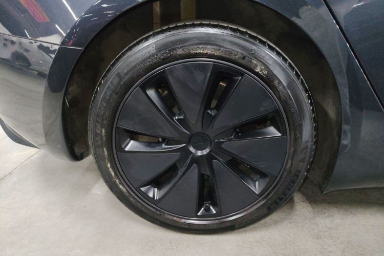 特斯拉 Model 3 2023款 长续航全轮驱动版车身外观6008