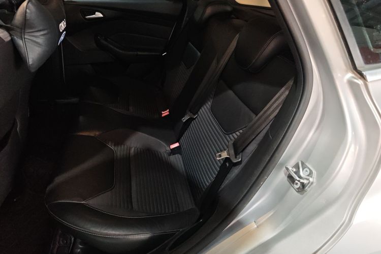 福特 福克斯 2015款 两厢 EcoBoost 180 自动精英型中控内饰21