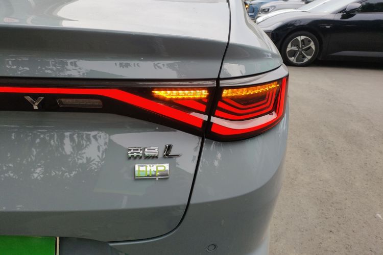 吉利汽车 帝豪L HiP 2022款 1.5TD-DHT Pro 100KM Super 迅车身外观9