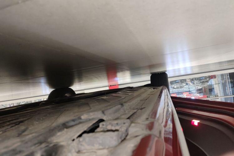 奔驰C级 2018款 C 200 L 运动版局部细节9002