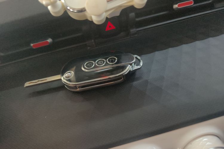 五菱汽车 宏光MINIEV 2022款 GAMEBOY 200km 玩咖款 磷酸铁锂中控内饰11