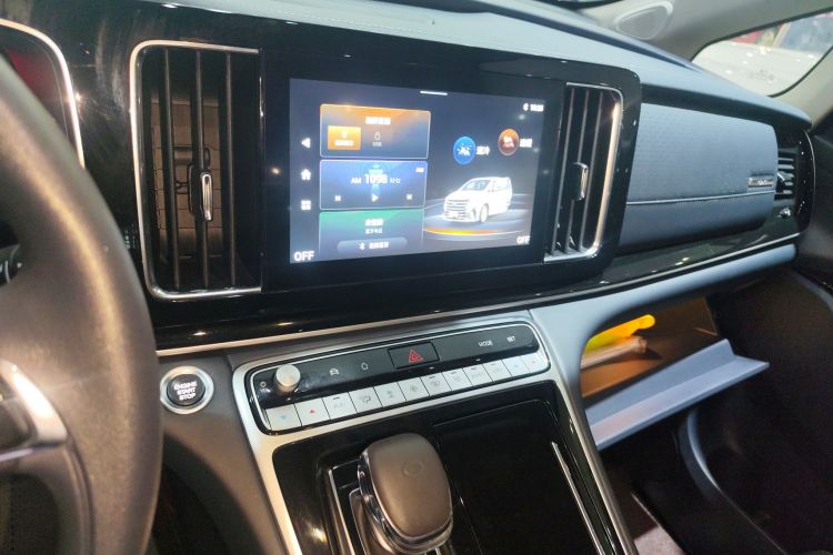 广汽传祺 传祺M8 2023款 领秀系列 390T 豪华版中控内饰16