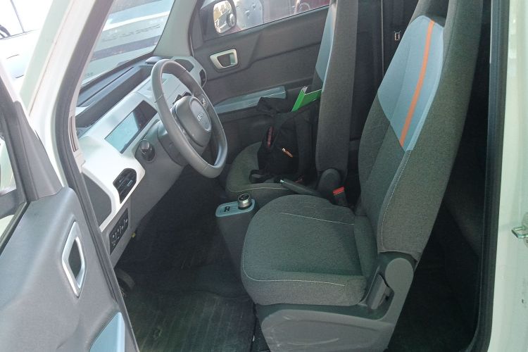 吉利银河 2024款 改款 熊猫mini 200km 龙腾版中控内饰19