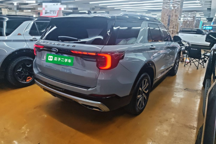 福特 探险者 2023款  EcoBoost 285 四驱赤金版 6座车身外观6005