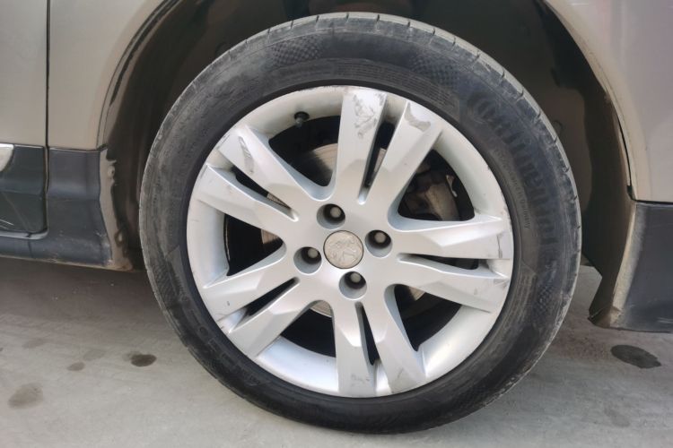 标致3008 2015款 2.0L 手动经典版车身外观10