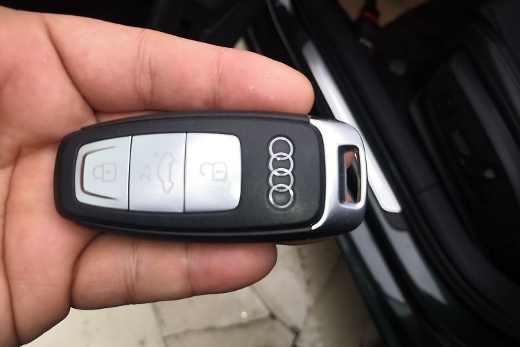 奥迪A3 2022款 A3L Limousine 35 TFSI 时尚致雅型中控内饰11