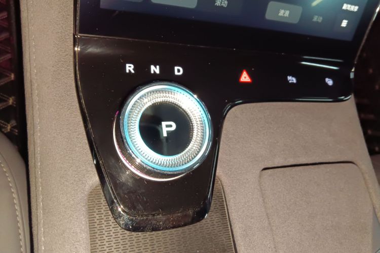 岚图汽车 岚图追光 2023款 四驱旗舰版中控内饰18