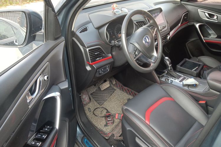 长安CS55 2018款 1.5T 自动炫色型 国V中控内饰7003