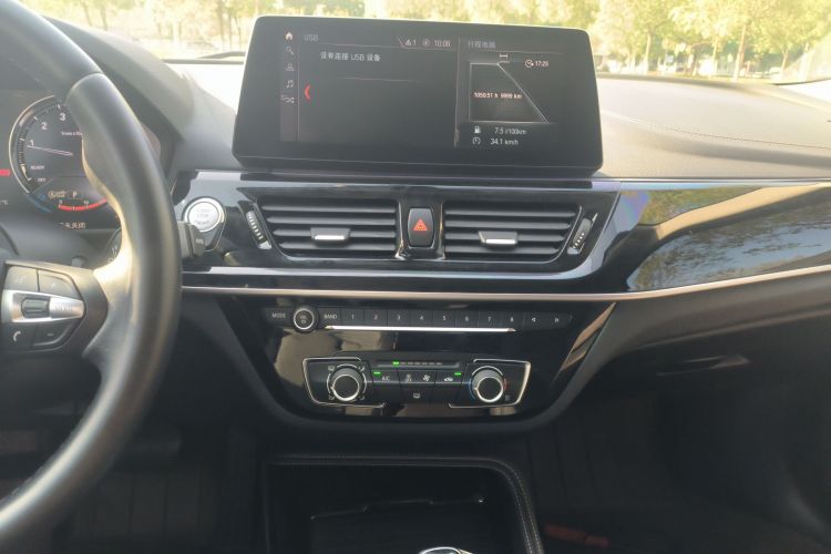 宝马1系 2021款 改款 125i M运动曜夜版中控内饰16